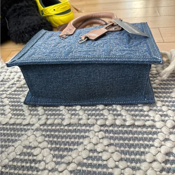 NWT True Religion Quilted Horseshoe Denim Tote Bag - Blue/Tan - Picture 4 of 7